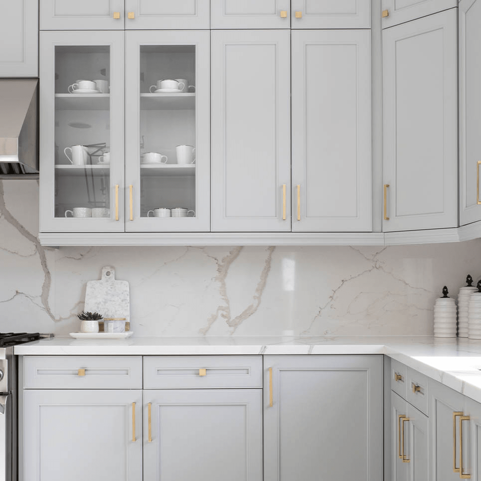 Gri zarafettir; diyenler için rüya gibi, akıcı açık griler...