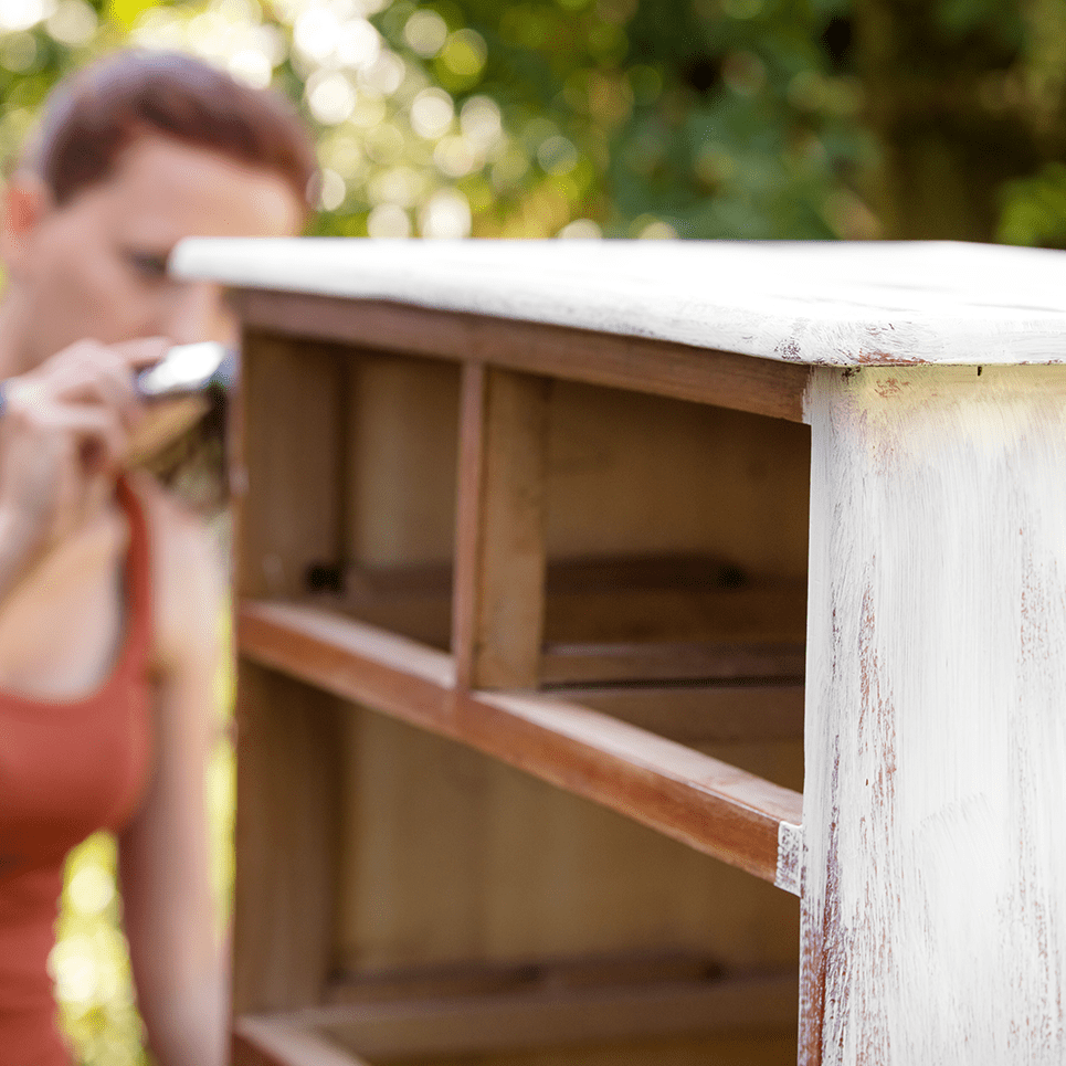 Eski şifonyerini ahşap boyası ile yenile